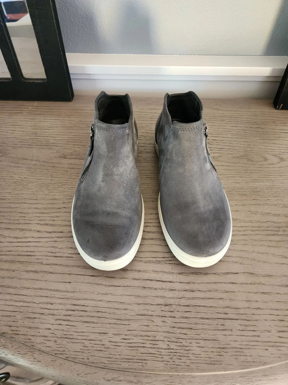 Ecco Women's Gray Suede Zip-Accent Sneakers